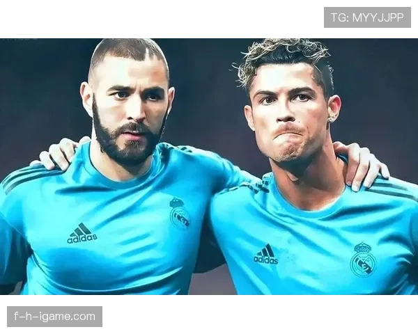 本泽马与伊瓜因的战术角色差异:全能前锋vs终结专家 本泽马与伊瓜因的战术角色差异:全能前锋vs终结专家