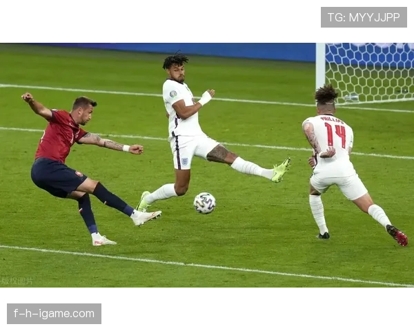 朱雪莹球场上拼命，家里却藏着让人惊掉下巴的秘密！