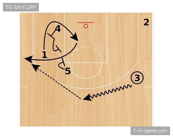 埃尔文·海耶斯利用挡拆拉开空间 提升球队关键时刻得分效率